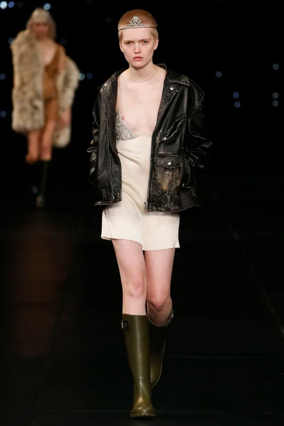 Look 7